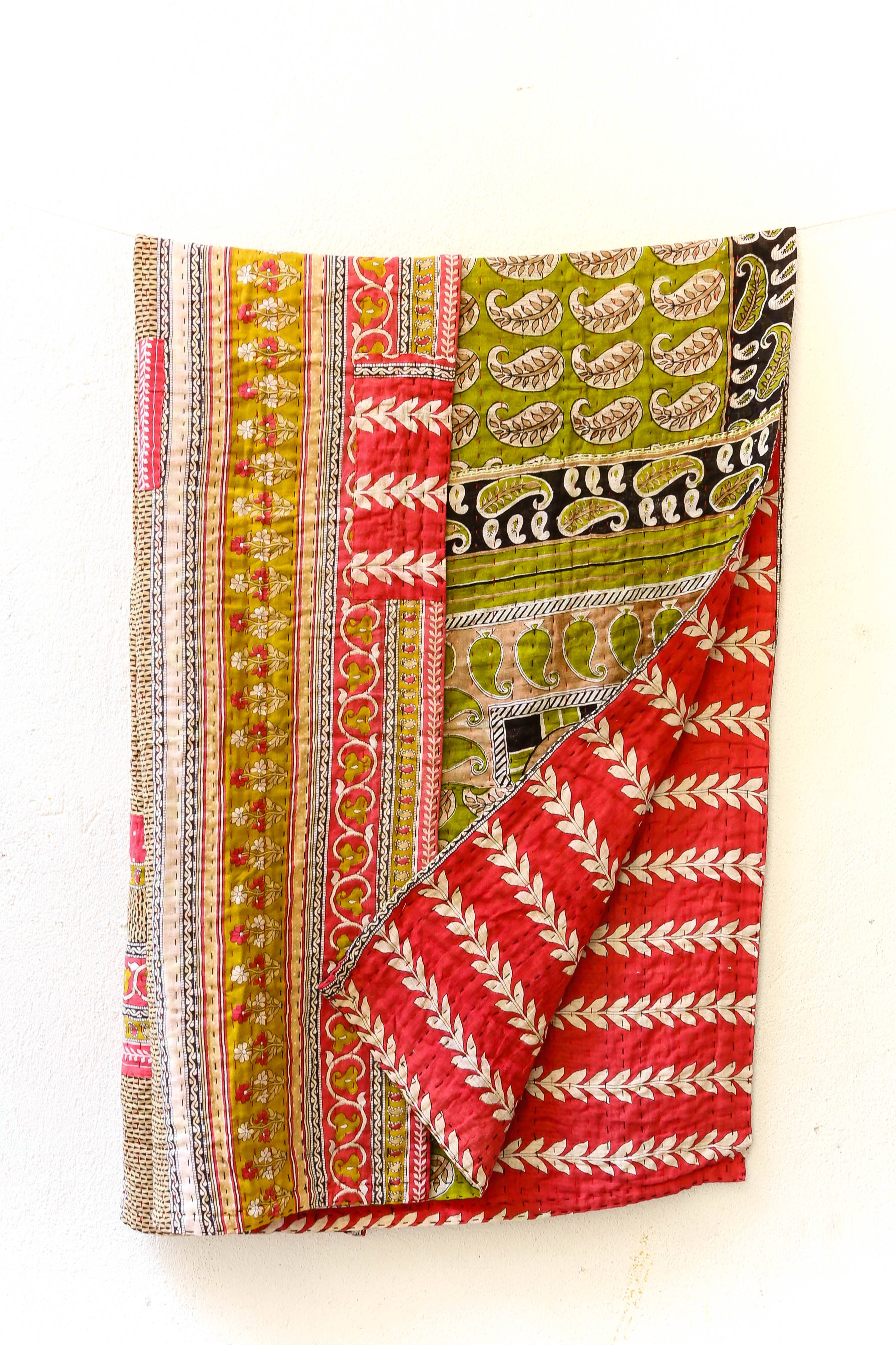 Asha Project - Wholesale Throw Blanket - Kantha Throw Blanket | Christmas5
