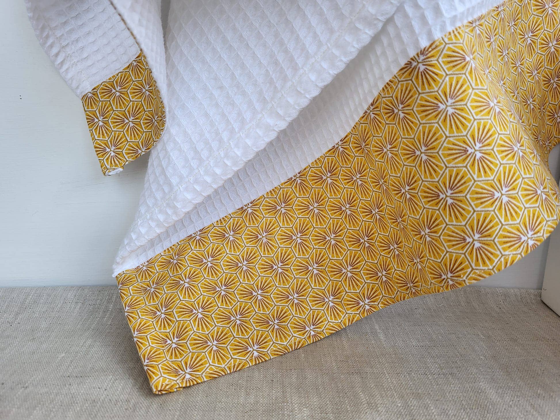 NS par Nathalie SEVE - Wholesale Tea Towel - Honeycomb Kitchen Towels, “Riad” Print3