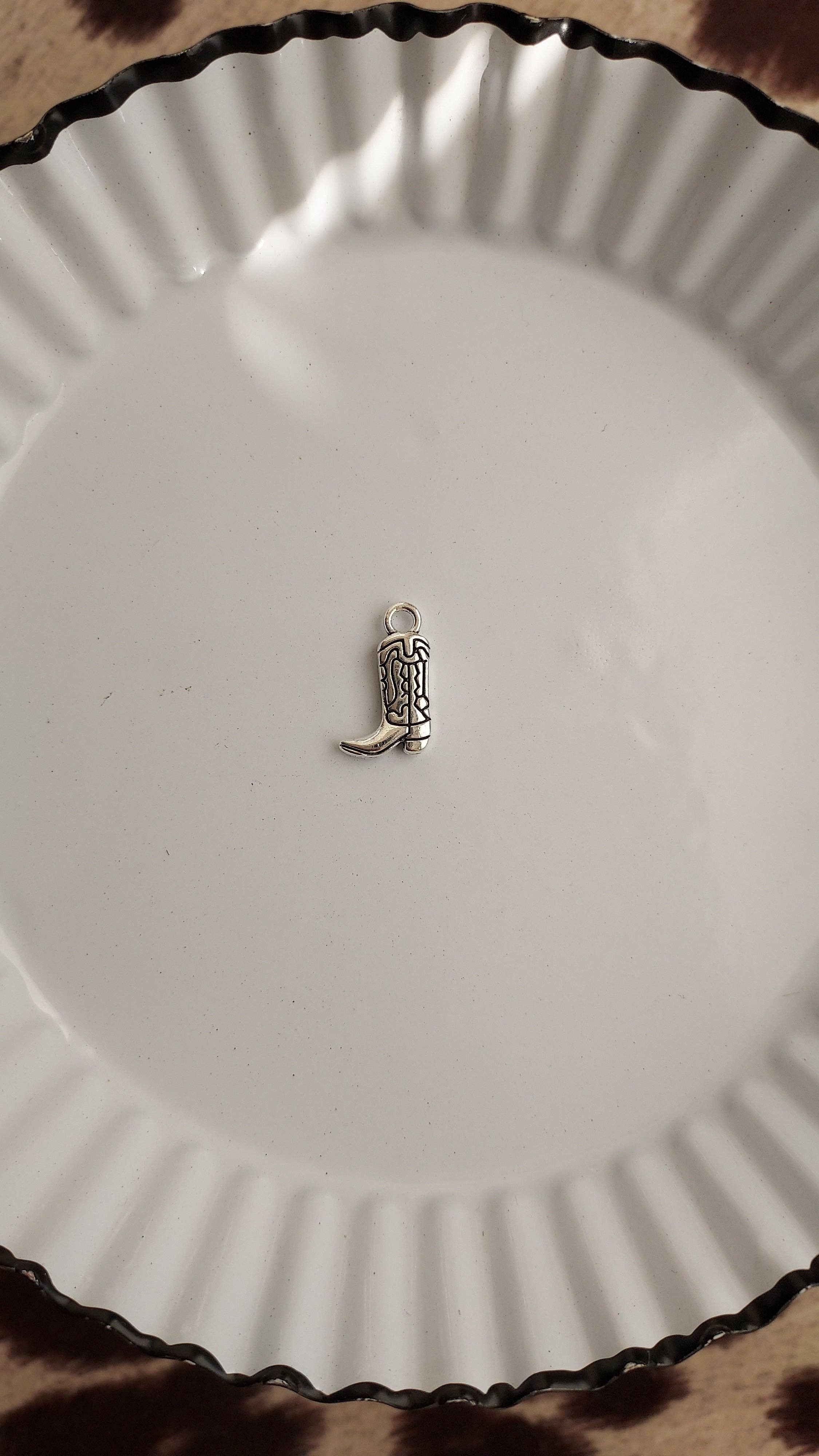 The peachy cactus boutique - Wholesale Pendant/Charm Necklace - Out West Charm Necklace5