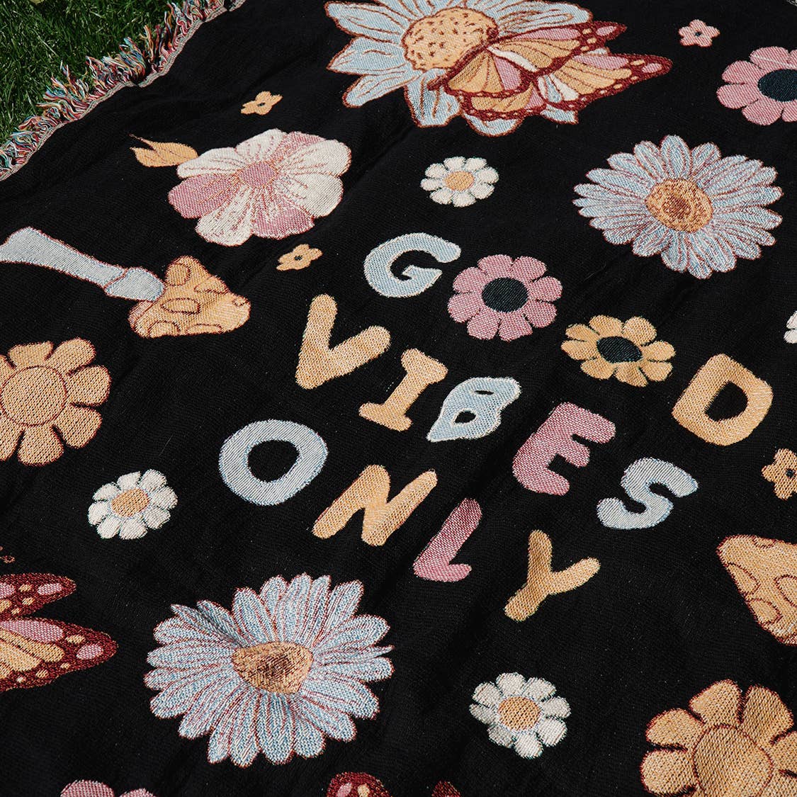 Relatable Basic - Wholesale Throw Blanket - Good Vibes Only Spring Woven Throw Blanket Jacquard Fringe6