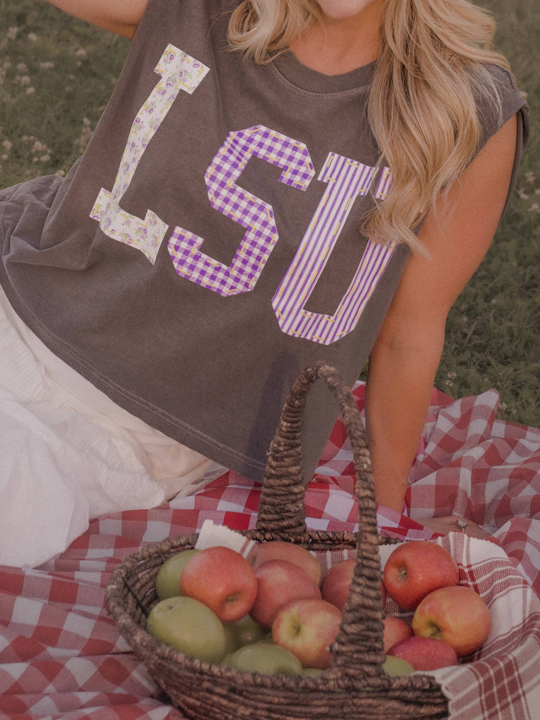 LivyLu - Wholesale Tank Top - Women's - LSU Louisiana State Tigers Quilted Puff Ink Smoke Tank 4