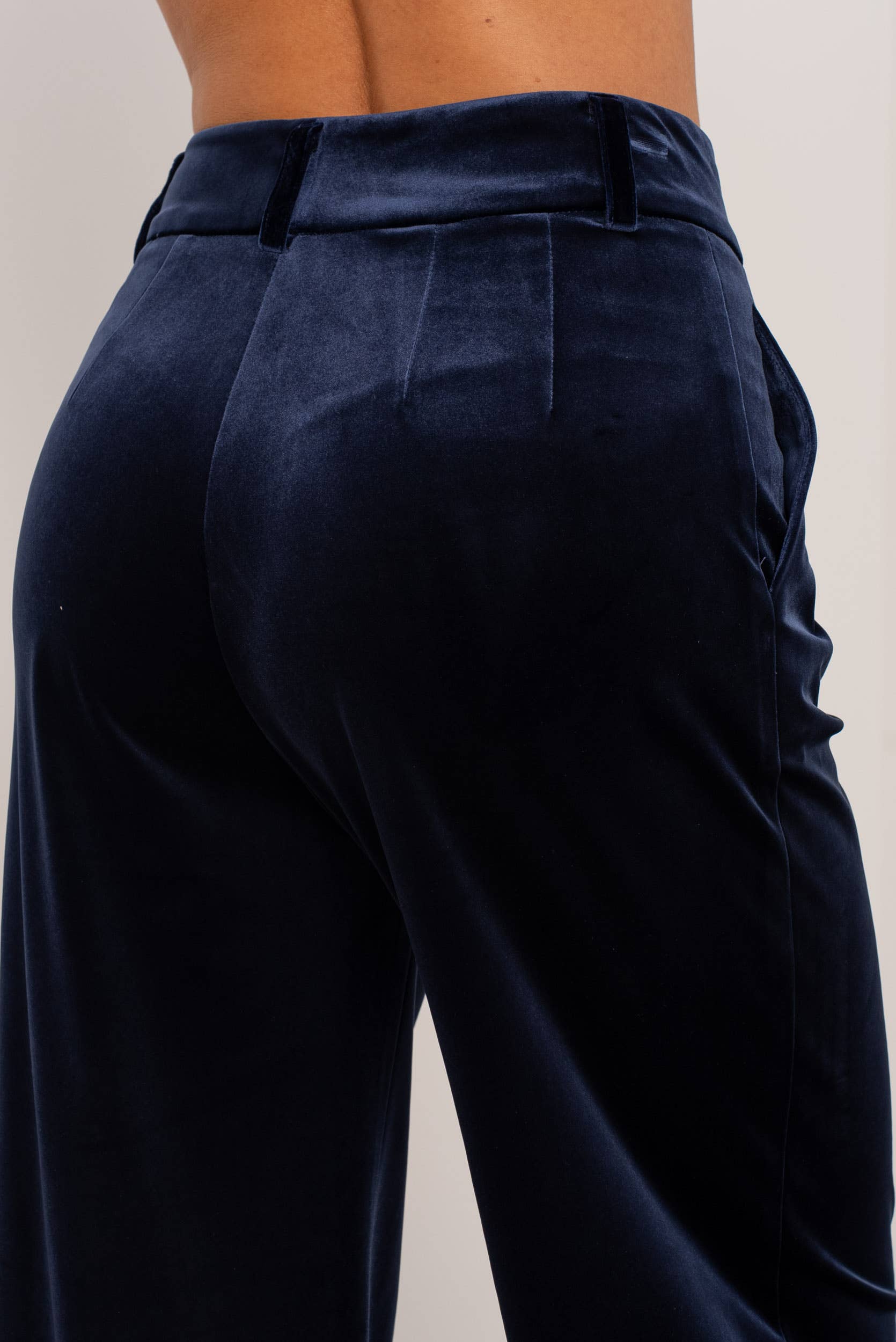 Attentif Paris - Wholesale Pants - Women's - Wide velvet and fluid pants with double button44