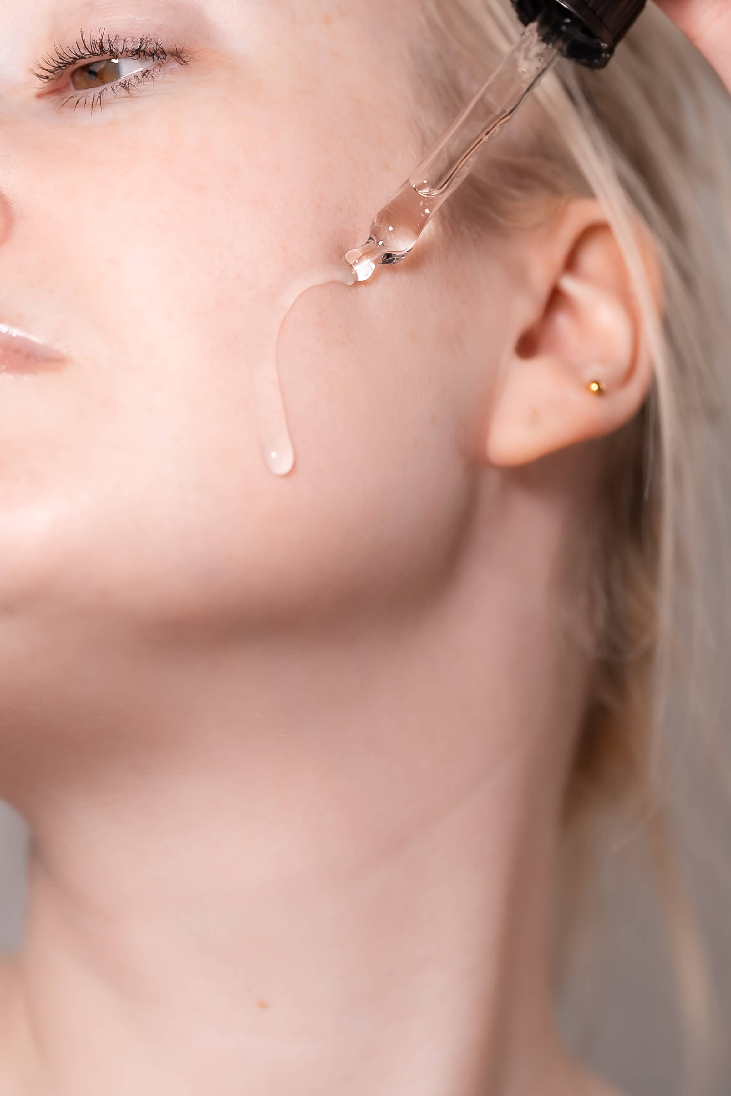 Image A.D.S - Wholesale Facial Serum/Concentrate - 2% Hyaluronic Acid Facial Serum – Everyday Hydration (30ml)2