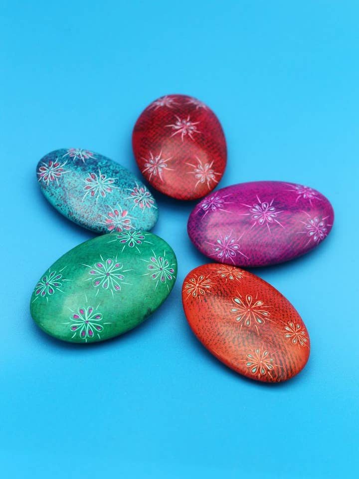 Oval flower colorful - soapstone for wholesale by polanski speckstein