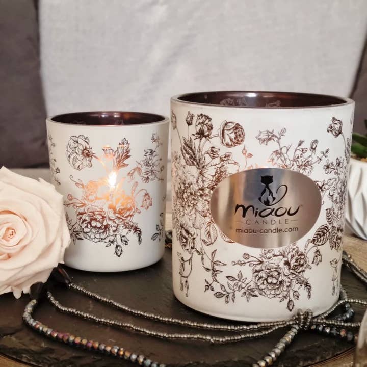 Frosty flowers for wholesale by Miaou Candle