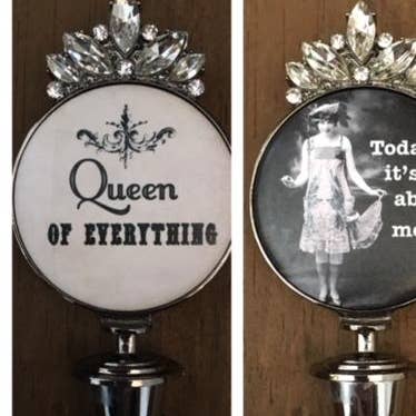 WBS-1233 WINE STOPPER Queen on Everything for wholesale by My Favorite Things
