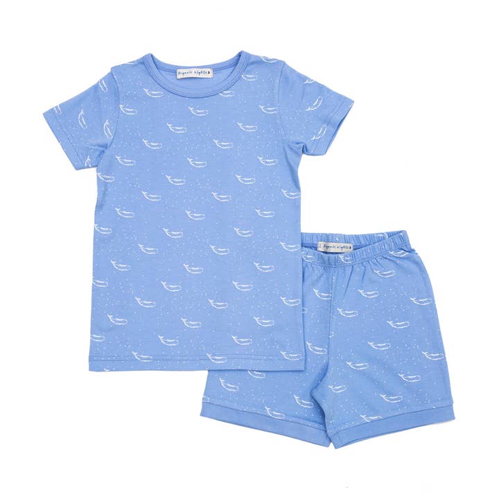 Pigiama con balene piccole in ortensia per la vendita all'ingrosso da parte di Organic Nights