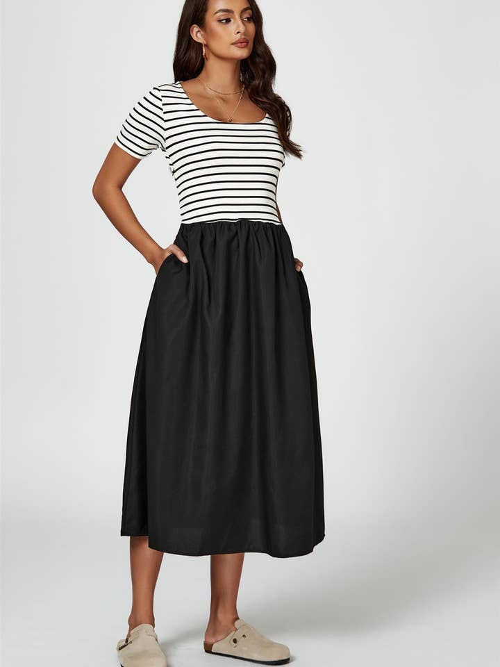 Abito midi a righe nere a maniche corte in bianco per la vendita all'ingrosso da parte di FS Collection