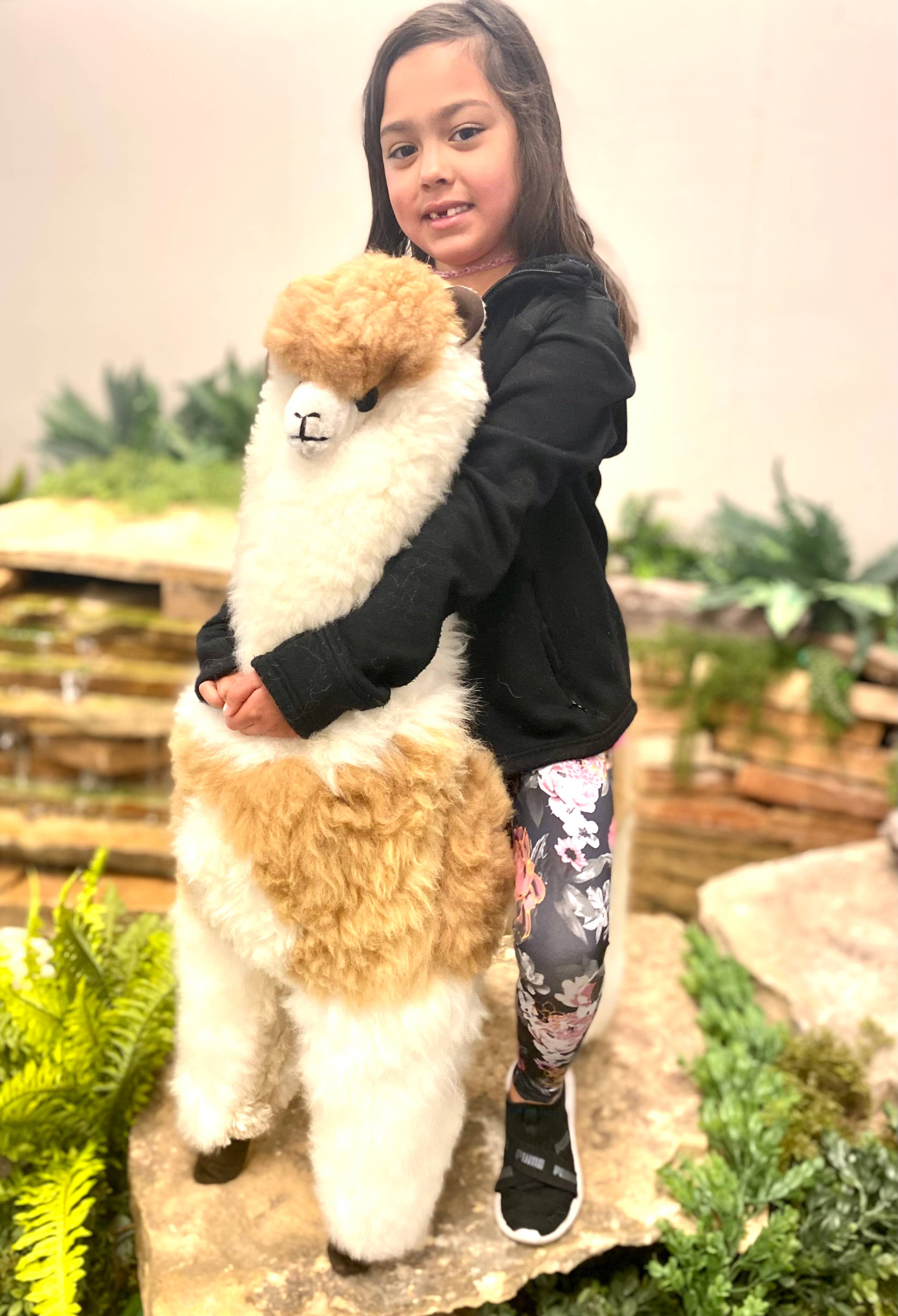 Blossom Inspirations – wholesale Fyllda/plyschleksaker - Barn och baby – Stående alpaca-leksak18