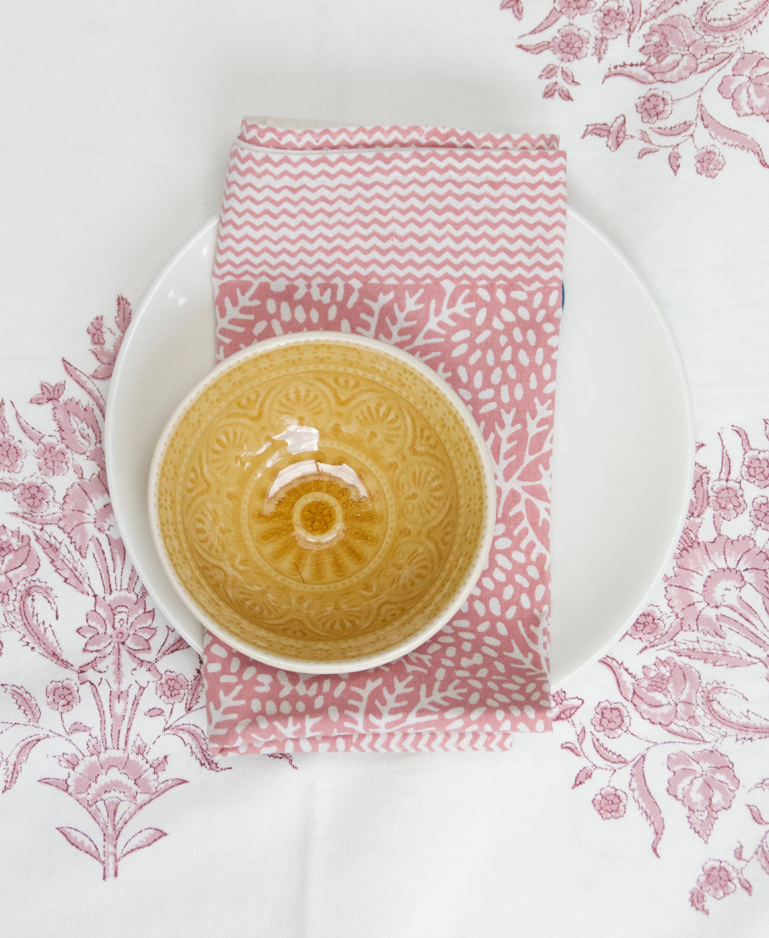 Rozablue – wholesale Tablecloth – Handblockprinted Varmala roza Tablecloth 160 x 3402