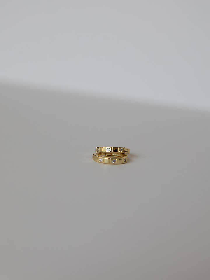 Petites Créoles à Bord Mince pour la vente par Jane Designs Co.