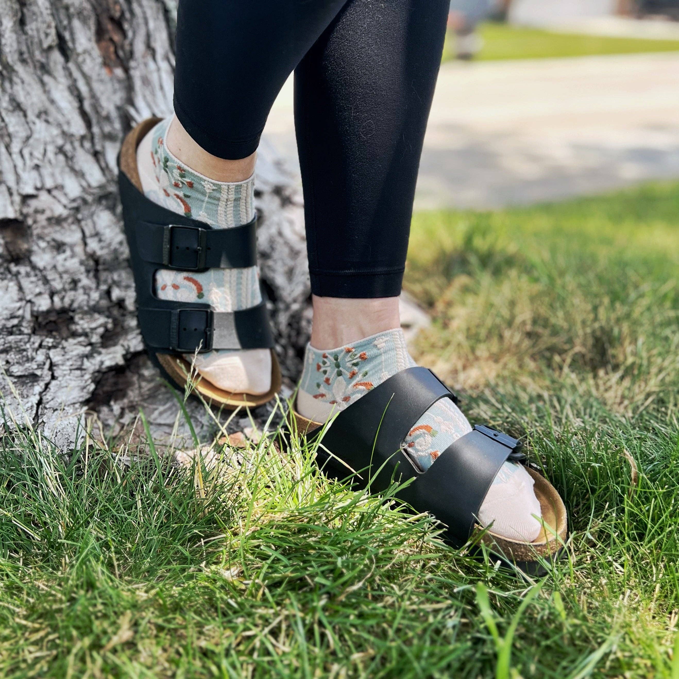 Daisy Dunes - Wholesale Socks - Women's - Haden Floral Ankle Socks8