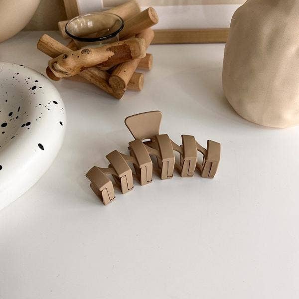 LanLivia - Wholesale Hair Clip - Women's - Milky Coffee Color Tone Claw Hair Clips8