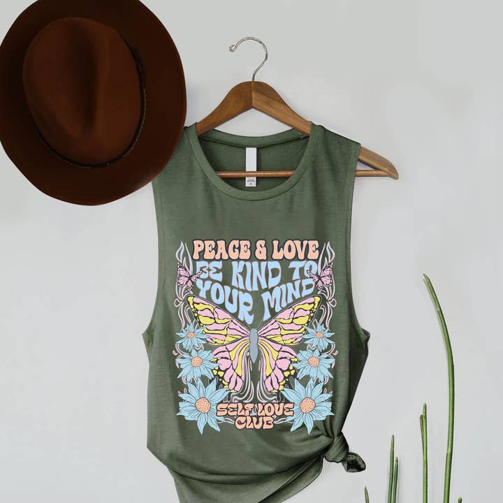 Canotta da donna in jersey con grafica di farfalle "Peace & Love" per la vendita all'ingrosso da parte di PINK NABI