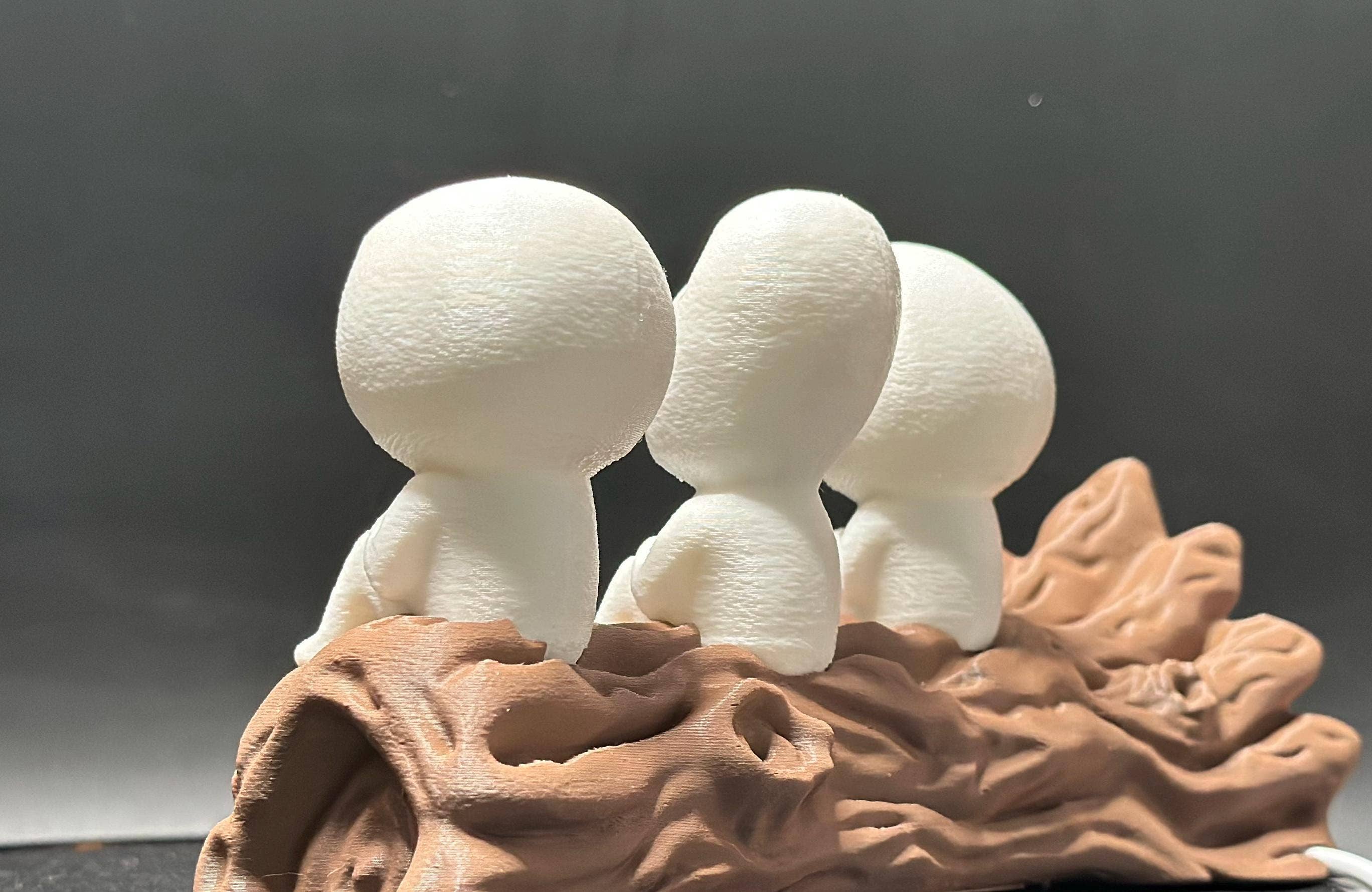 <3 Studio - Vente Veilleuses - Veilleuse Forêt Enchantée Kodama : Lampes féériques esprit de la forêt pour déco magique4