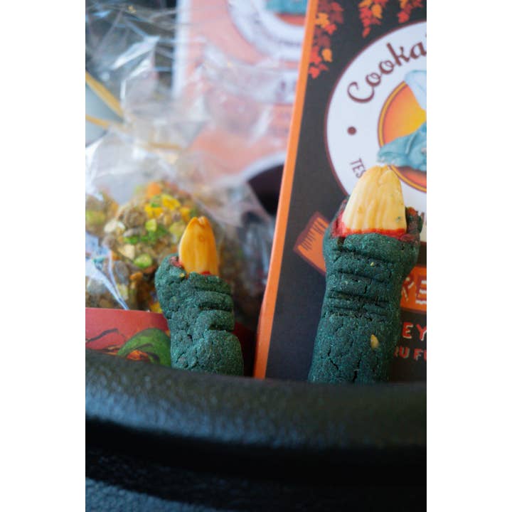 Belpharmed bv: Cooka's Cookies & Sensidog – Engroshandel Godbid - Hund – Halloween - Uhyggelig Boks9