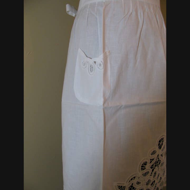 Eastern Sunrise Lace And Linens Inc. - Wholesale Apron - Bib Apron Cotton Simply Battenburg Lace Handmade
