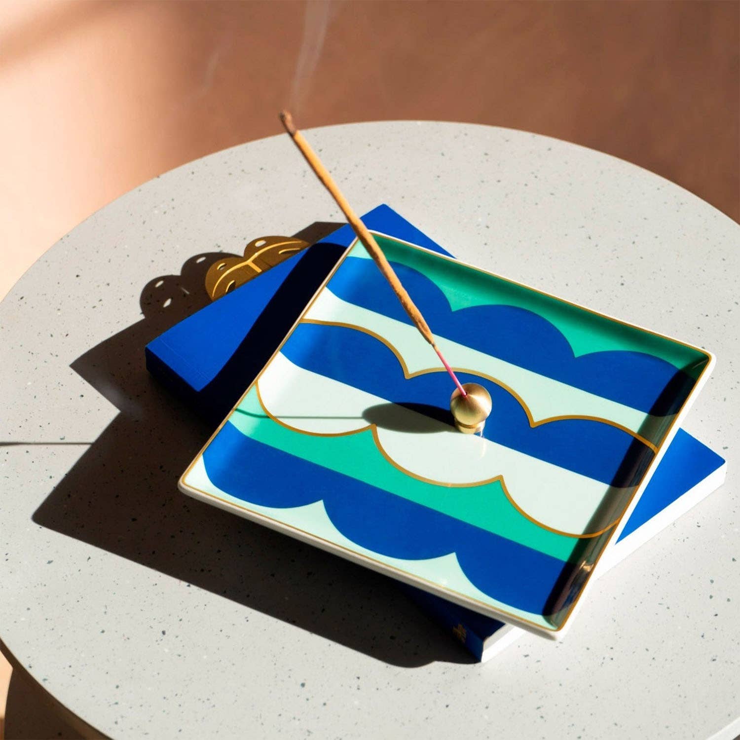 54 Celsius - Wholesale Decorative Tray - OCTAEVO Riviera Wave Ceramic Tray/Catchall, Gold accent, 6"2