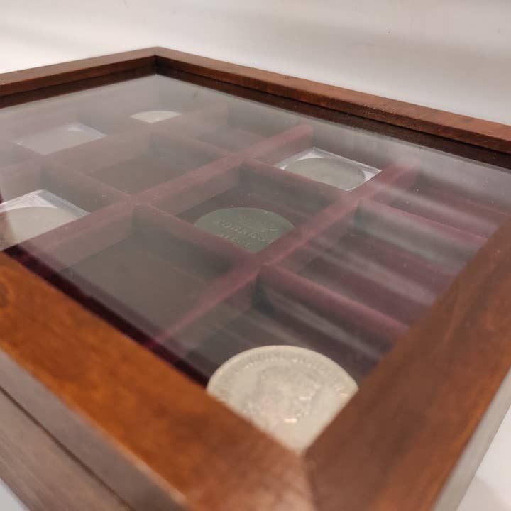 Tirelire en bois de velours et verre pour la vente par Coins&More