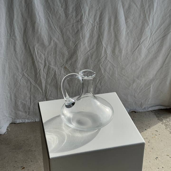 Office Objets - Wholesale Carafe - Vintage glass carafe with a flat, flared belly handle H18