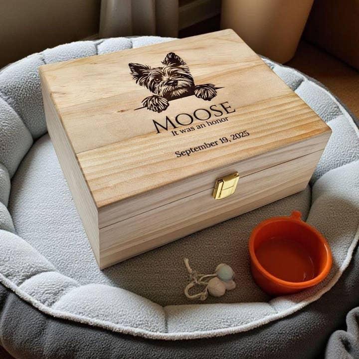 Boîte à souvenirs personnalisée pour chien – Boîte à souvenirs en bois gravée sur mesure avec les 25 meilleures races de chiens – Cadeau commémoratif pour animaux de compagnie ou cadeau pour amoureux des chiens pour la vente par Newfashioned Relics