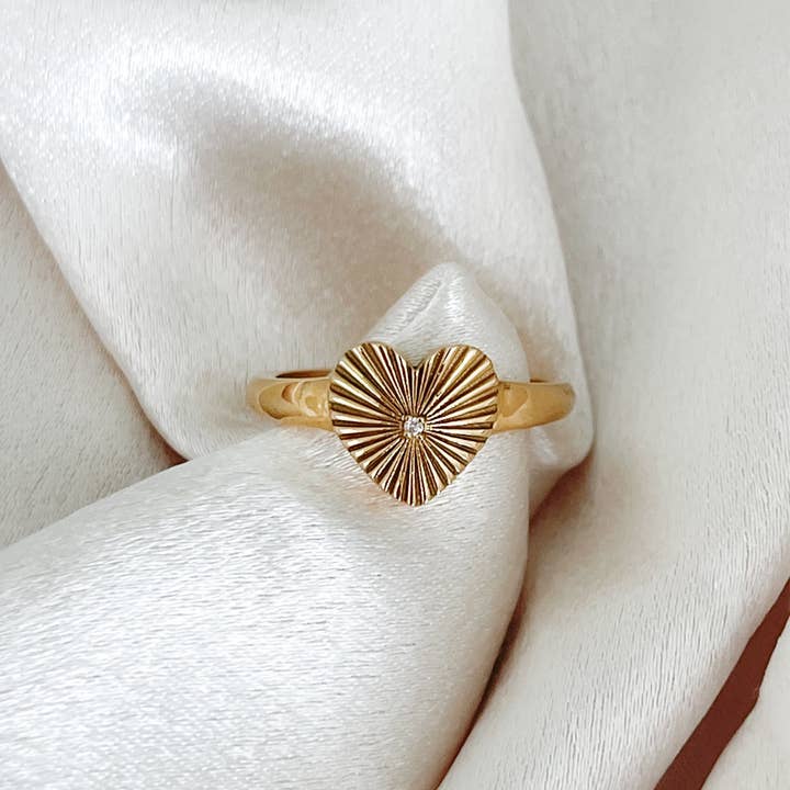 Herzschlag-Ring - Wasserdichter Herzring - Siegelring für den Großhandel von XO Hanalei