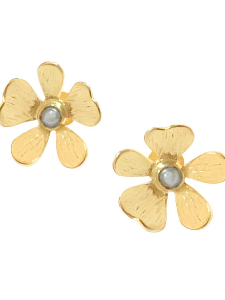 pearl flower earrings for wholesale by Treisi