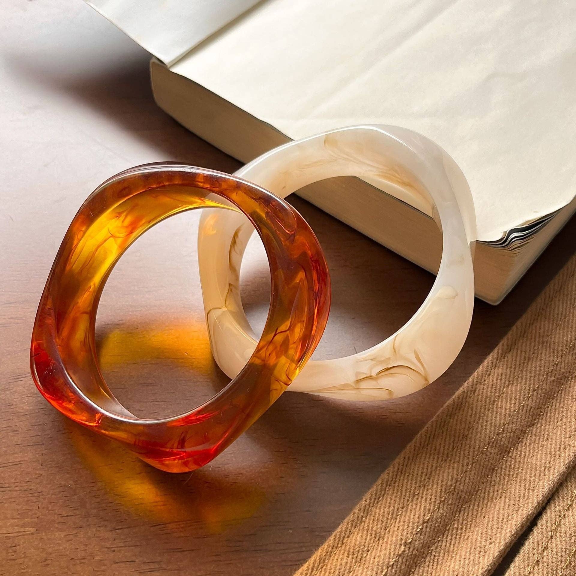 Dipped Shop - Vente Bracelet jonc - Bracelets en acrylique polygonaux géométriques irréguliers DP25B56815