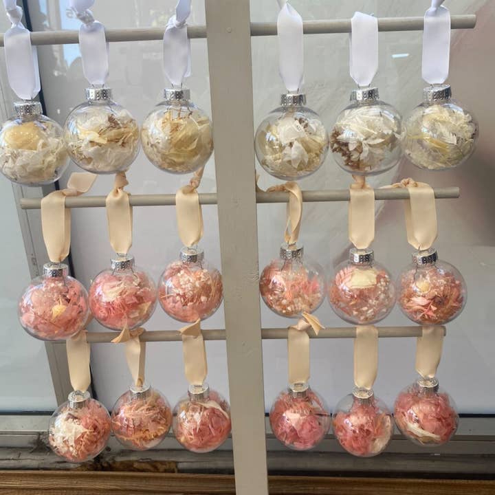 Moss and Magnolia - Wholesale Christmas Decoration - Opening Packages (Christmas Baubles)1