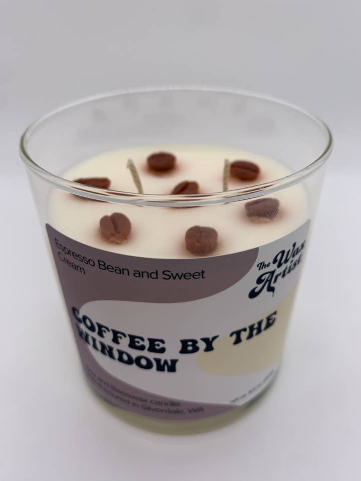 Caffè vicino alla finestra per la vendita all'ingrosso da parte di The Wax Artist