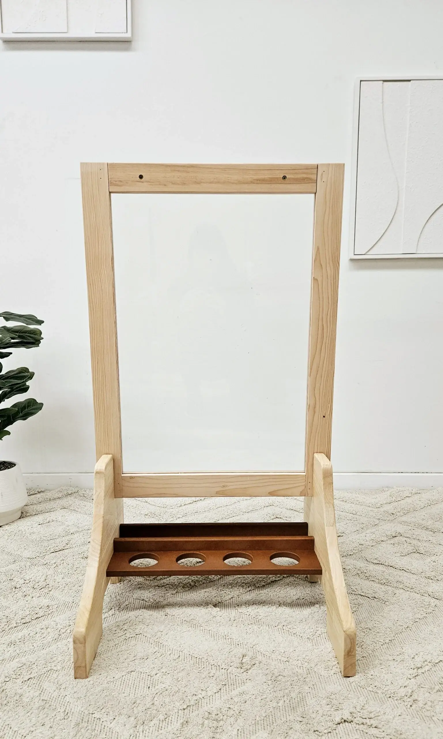 QToysUSA – wholesale Easel – Toddler Perspex Easel2