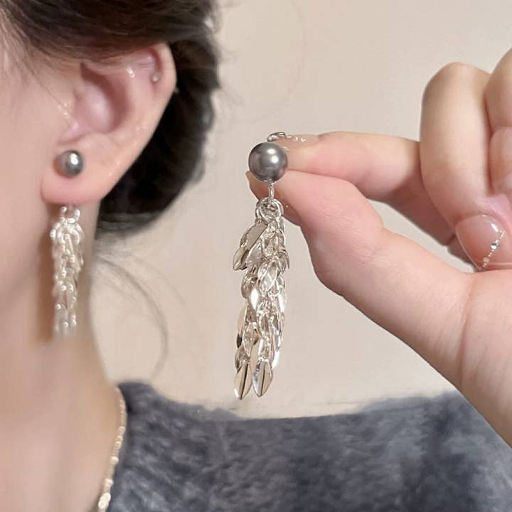Boucles d'oreilles à pampilles en forme de feuille de diamant aiguille d'argent pour la vente par MoodGold
