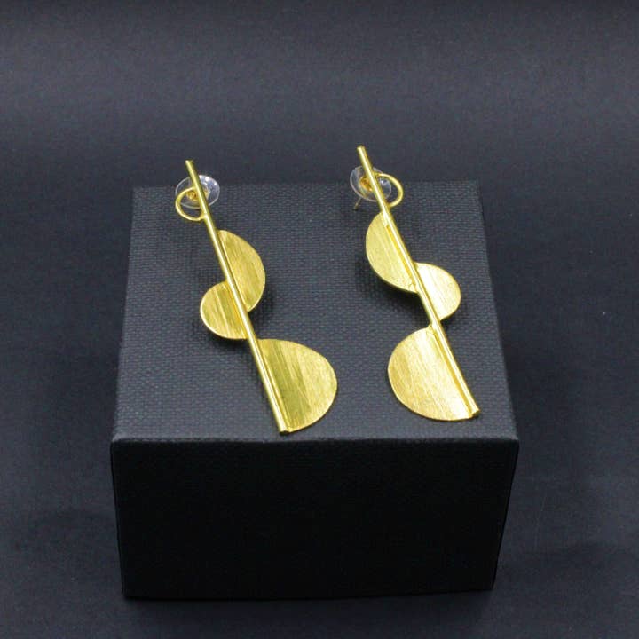 IMPERIA gold-plated earrings - Design with character for wholesale by LA MAR