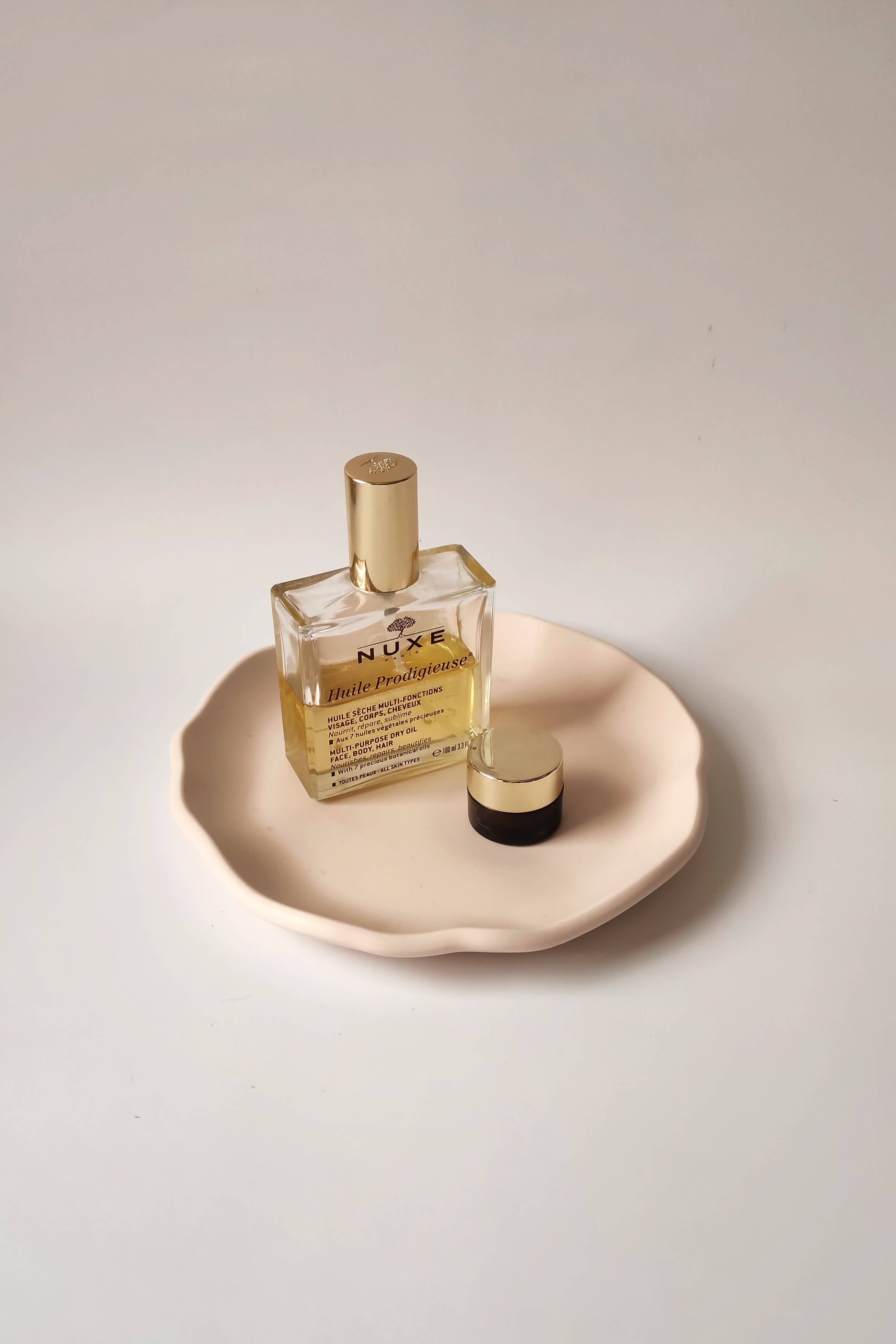 Kndly home - Wholesale Decorative Plate/Dish/Bowl - Warm Minimalism Style Ruffle Vanity Tray10