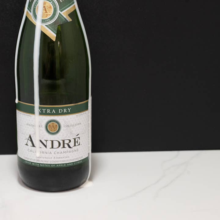 Just Dough It! Fake Foods - Wholesale Tafelbladdecoratie - Halfgevulde nepchampagnefles2