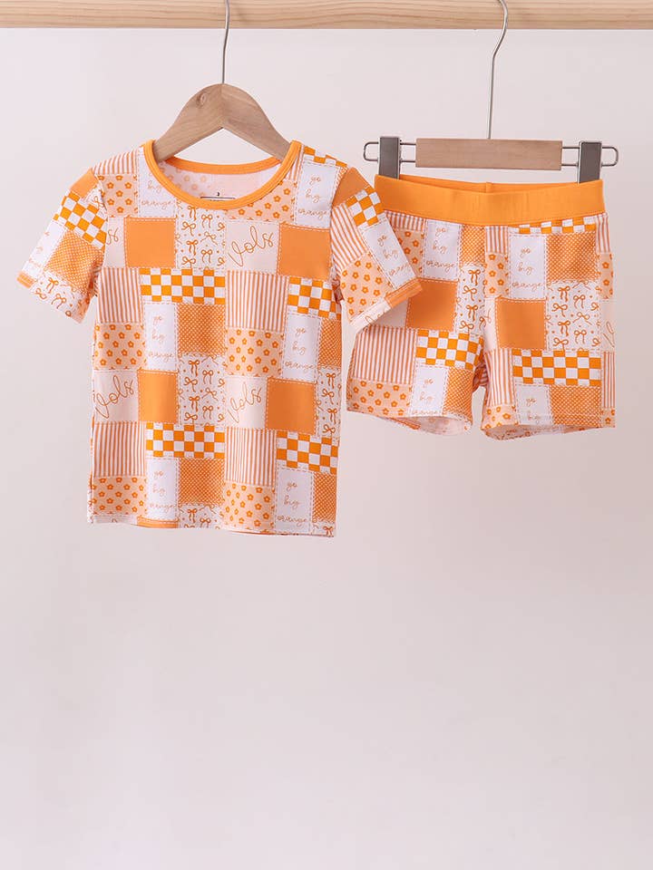 Set pigiama a quadretti floreali in bambù del Tennessee per la vendita all'ingrosso da parte di Aspen Rain Boutique