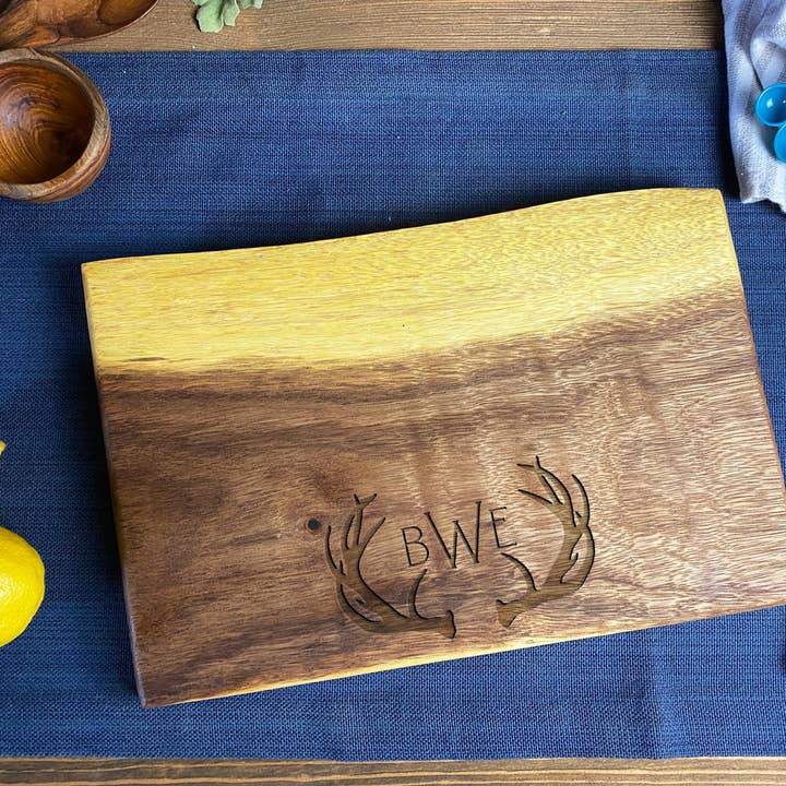 Tuckahoe Hardwoods - Wholesale Cutting Board - Small Live Edge Square End Board