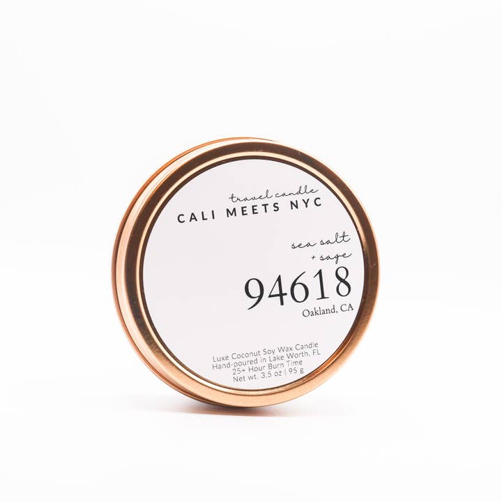 94618, candela in latta per candele di soia Sea Salt + Sage Coconut per la vendita all'ingrosso da parte di Cali Meets NYC