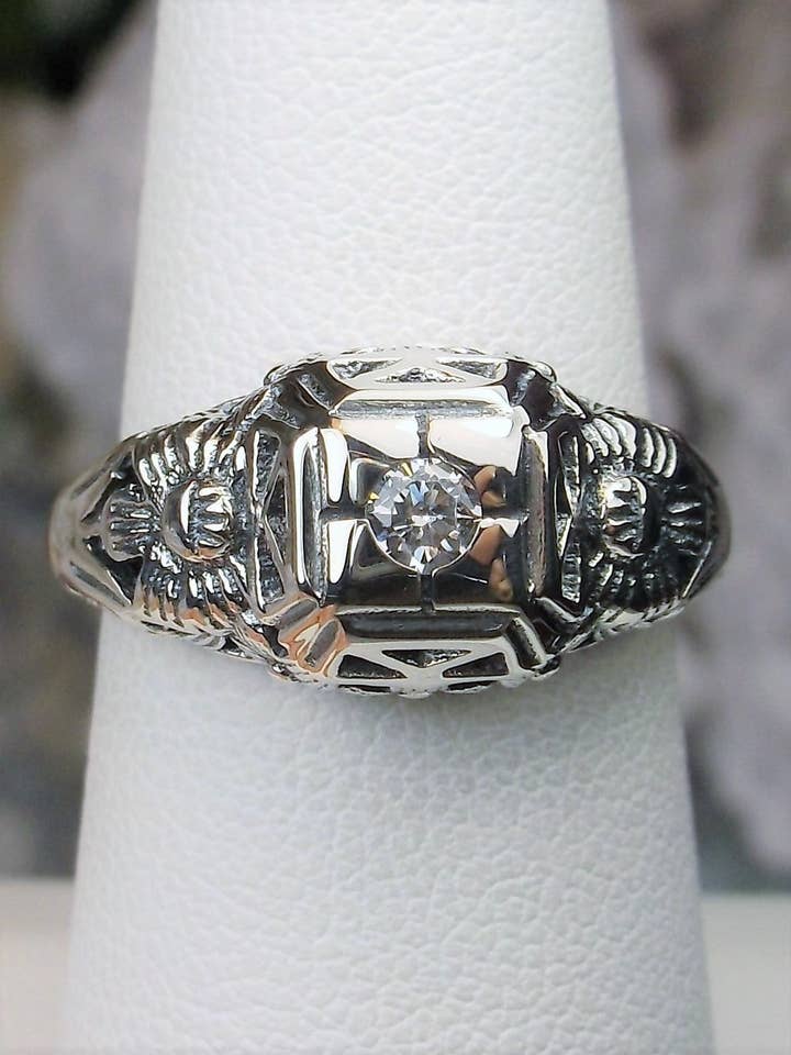 Hvid CZ Ring, Art Deco Havebryllupsring #D157 for engroshandel hos Silver Embrace Jewelry
