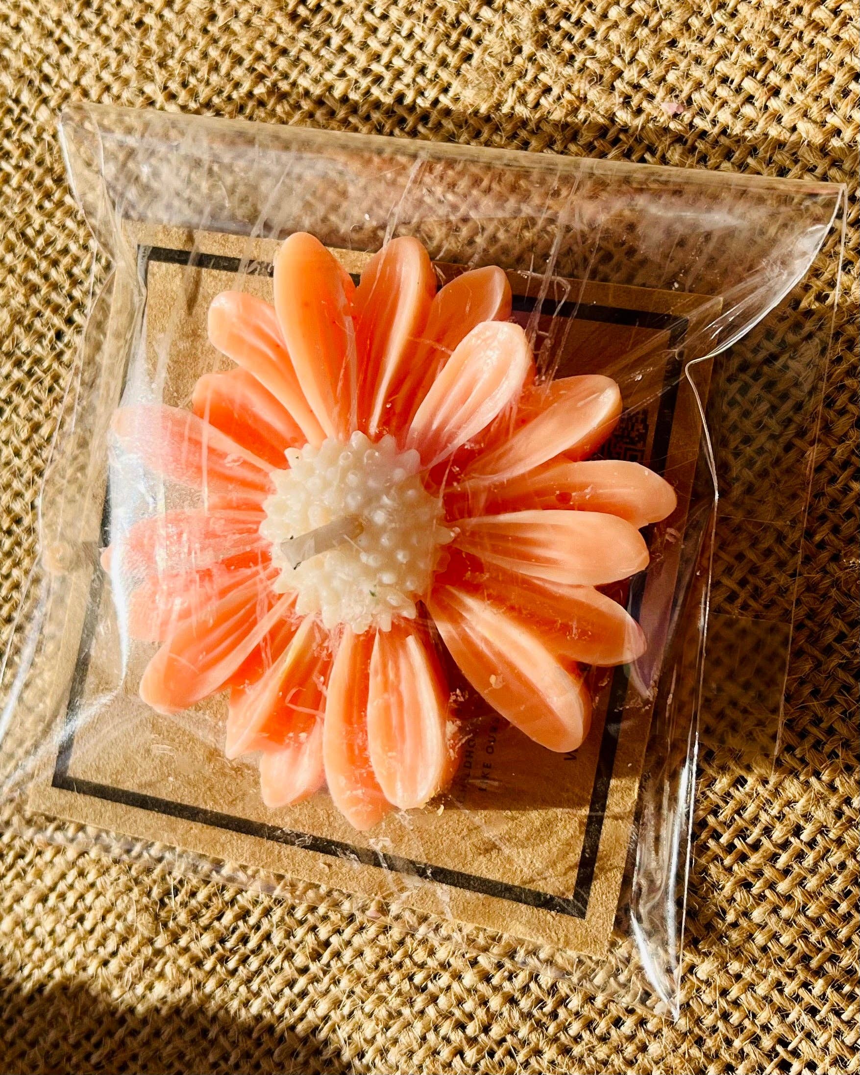 Kourage & co - Vente Bougies originales - Bougie fleur de marguerite en cire de soja2