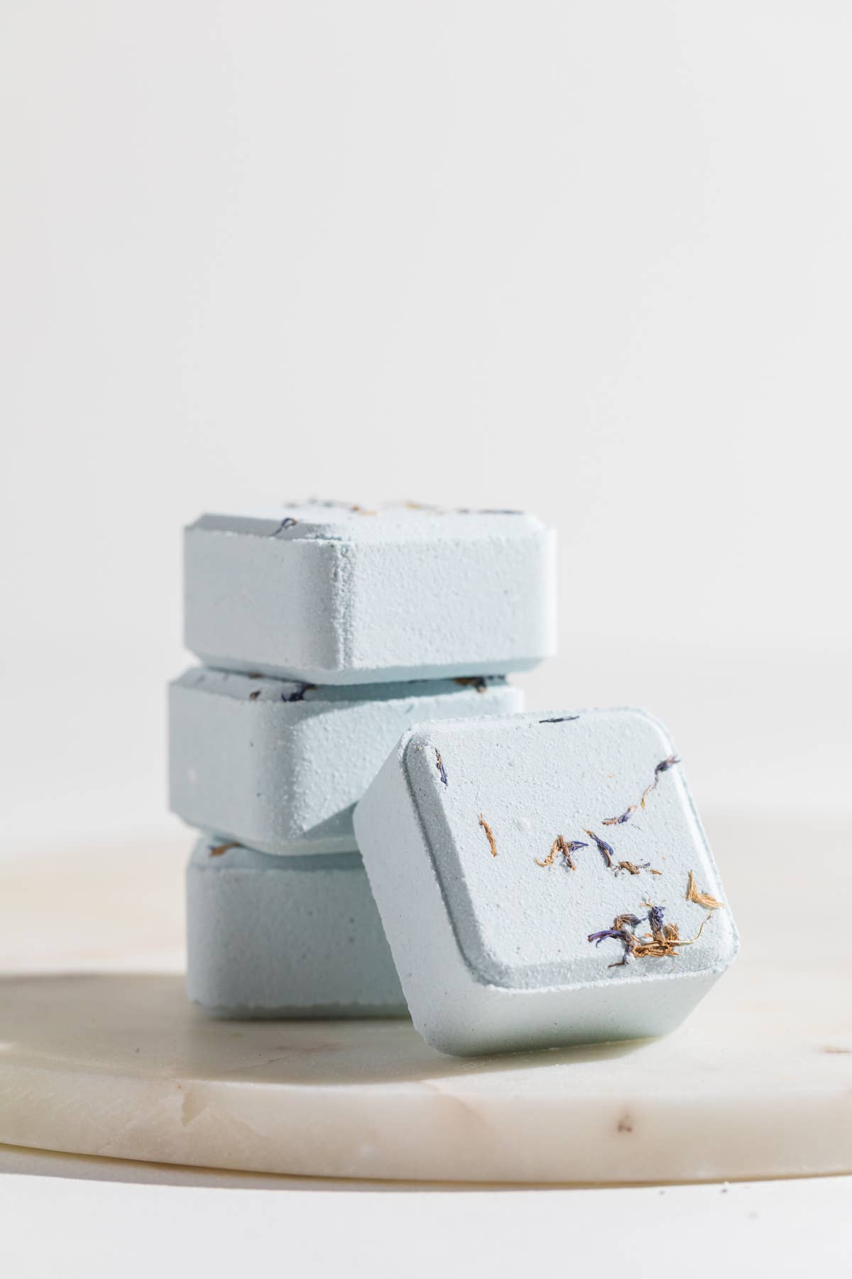 Wildflower Rituals - Vente Bombe de douche/galet bien-être pour la douche - Vapeurs de Douche Botaniques Mist - Jasmin Lavande Arbre à Thé3