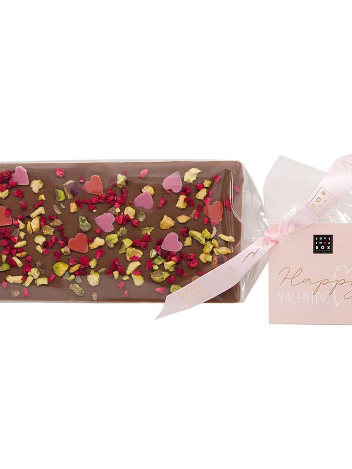 Barra de Chocolate Chocolate con Leche Frambuesa, Pistacho y Corazones para venta al por mayor de Love in a Box Chocolatier