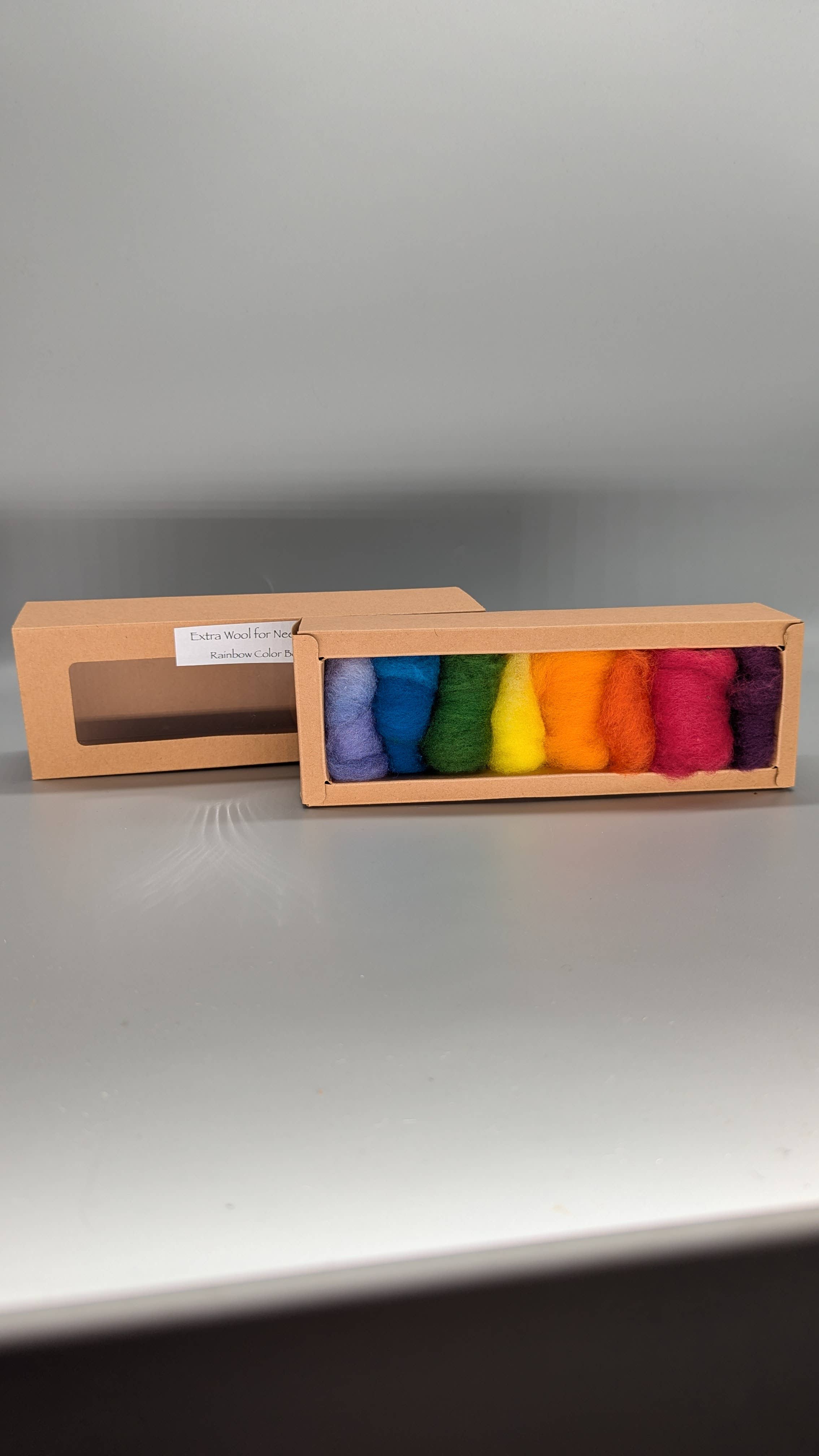 Wooliza Fiber Arts - Vendita all'ingrosso Attrezzature per lavoretti e fai da te - Dimensione Media - Scatola Extra di Colori di Lana - Tre Opzioni di Colore2