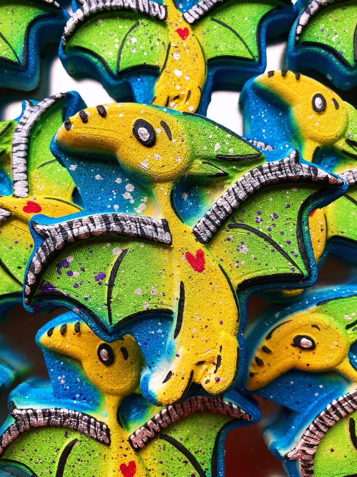 Flyvende Dino med hjertebadebombe for engroshandel hos Soul Energy