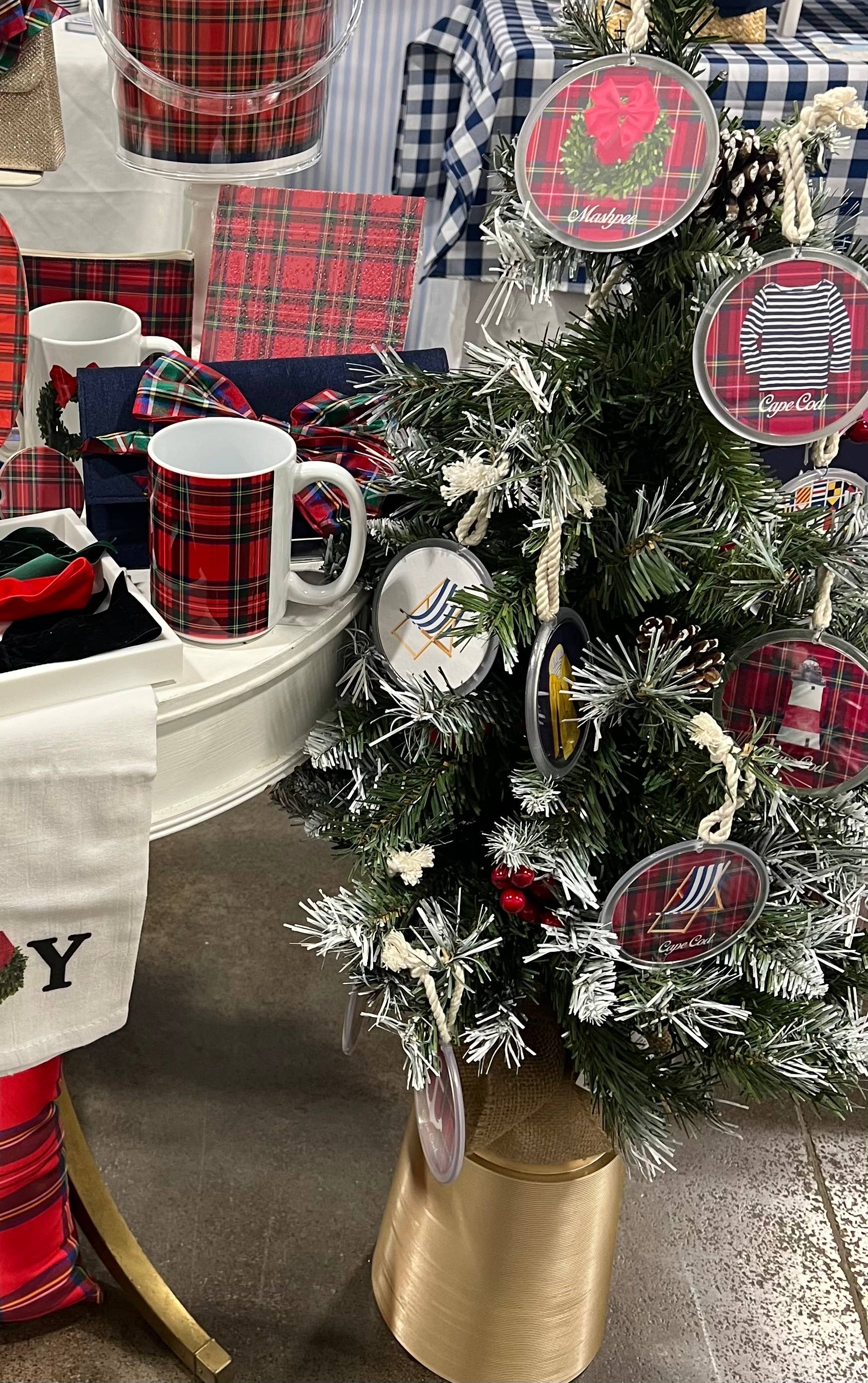 Peachy Pendants - Wholesale Ornament - Christmas Ornament - Custom Entering Town3