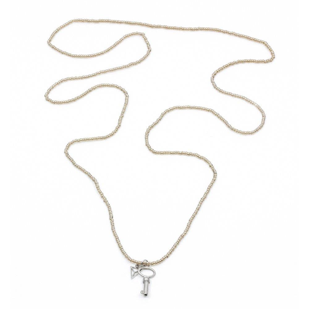 Small Key Halsband Sand for wholesale on Faire0