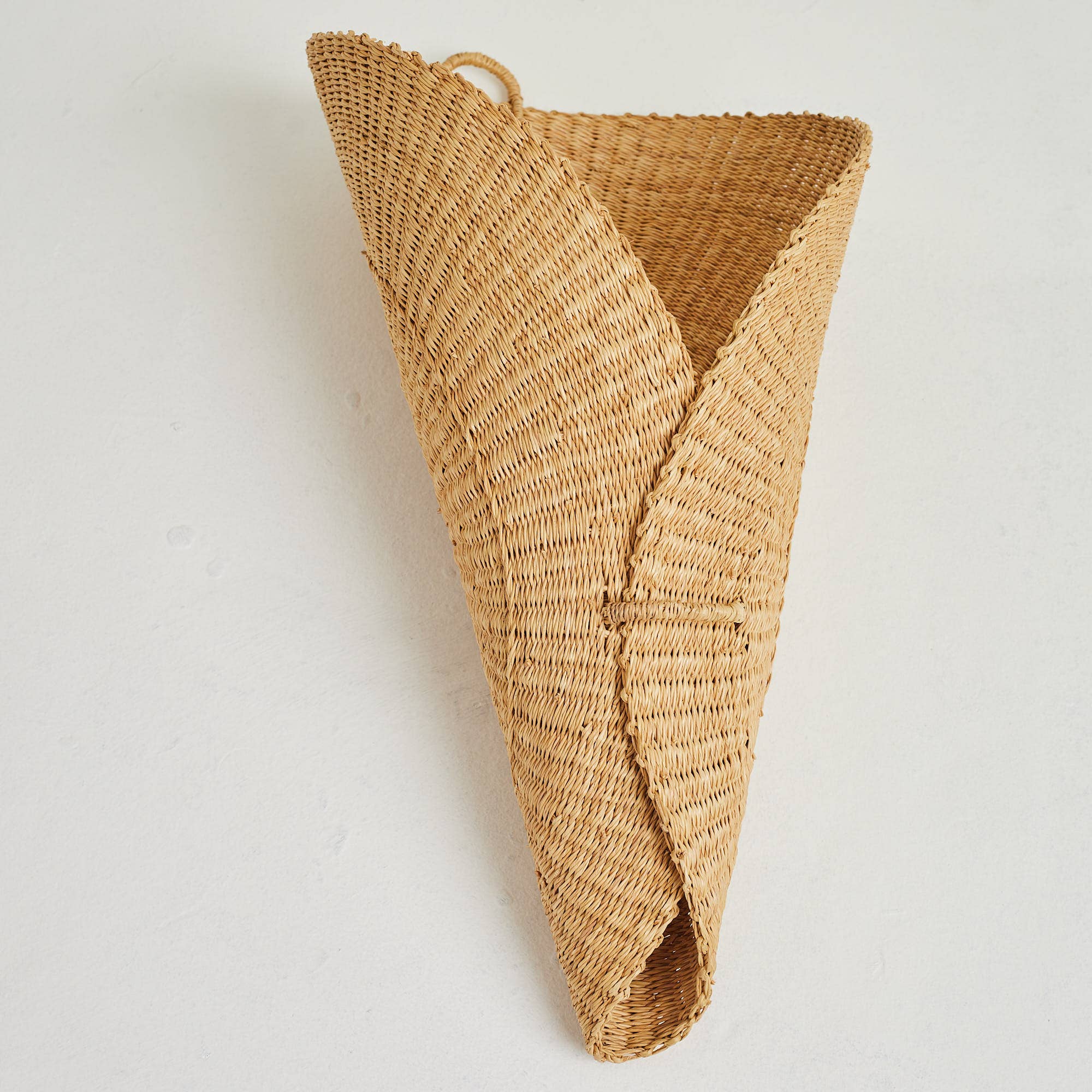 Tan Hanging Flower Basket for wholesale on Faire0