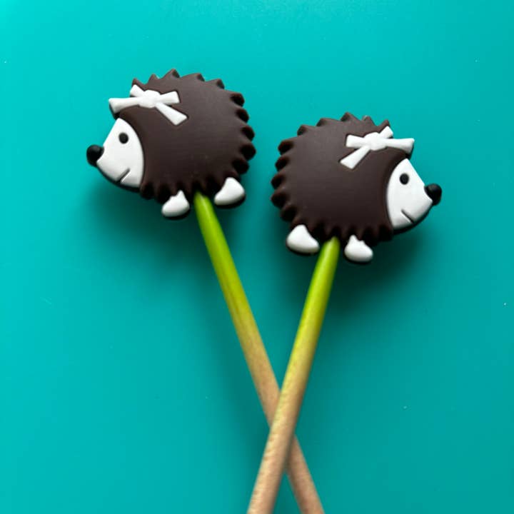 Comma Craft Co - Wholesale Knitting/Crochet Supplies - Knitting needle point protectors - Hedgehog with Bow