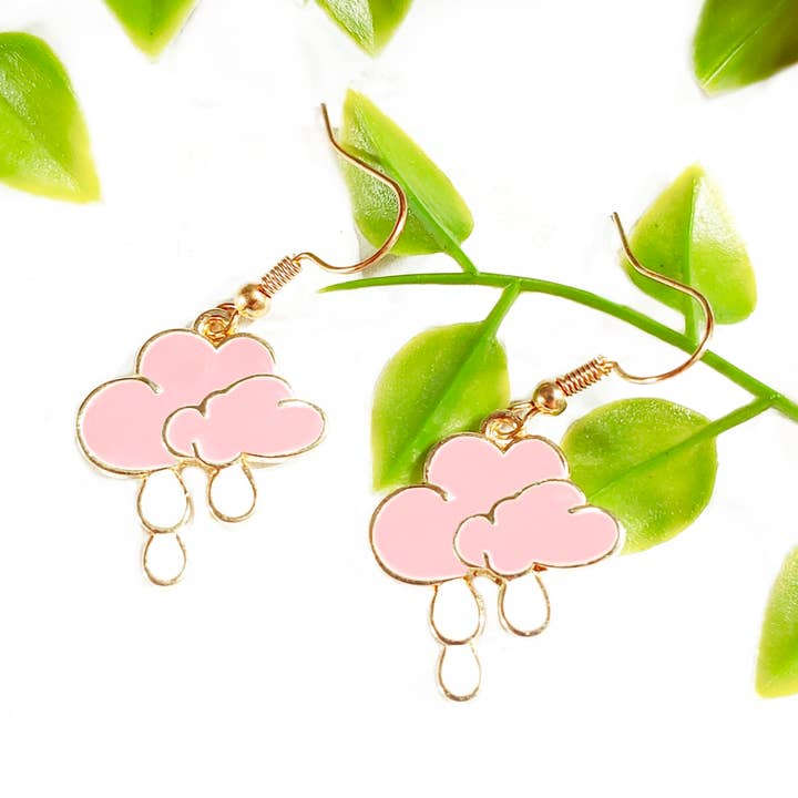 Rosa moln och regnörhängen för wholesale av Songbird Artistry