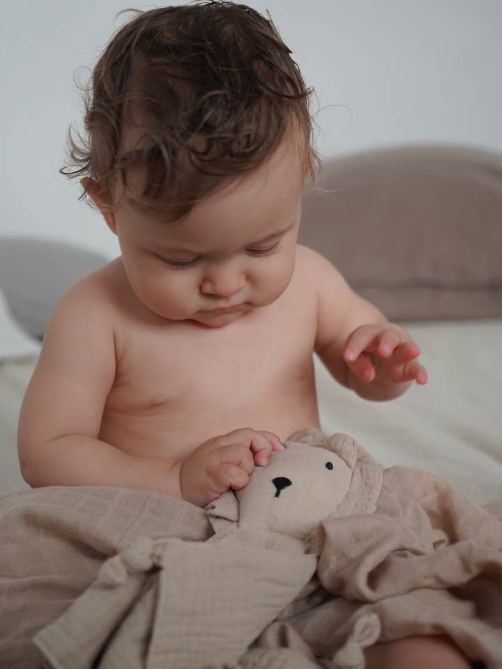 leo et lea france - Wholesale Security/Cuddle Blanket - Baby - Léo Lion Comforter, Lovey, Doudou, leo et lea
